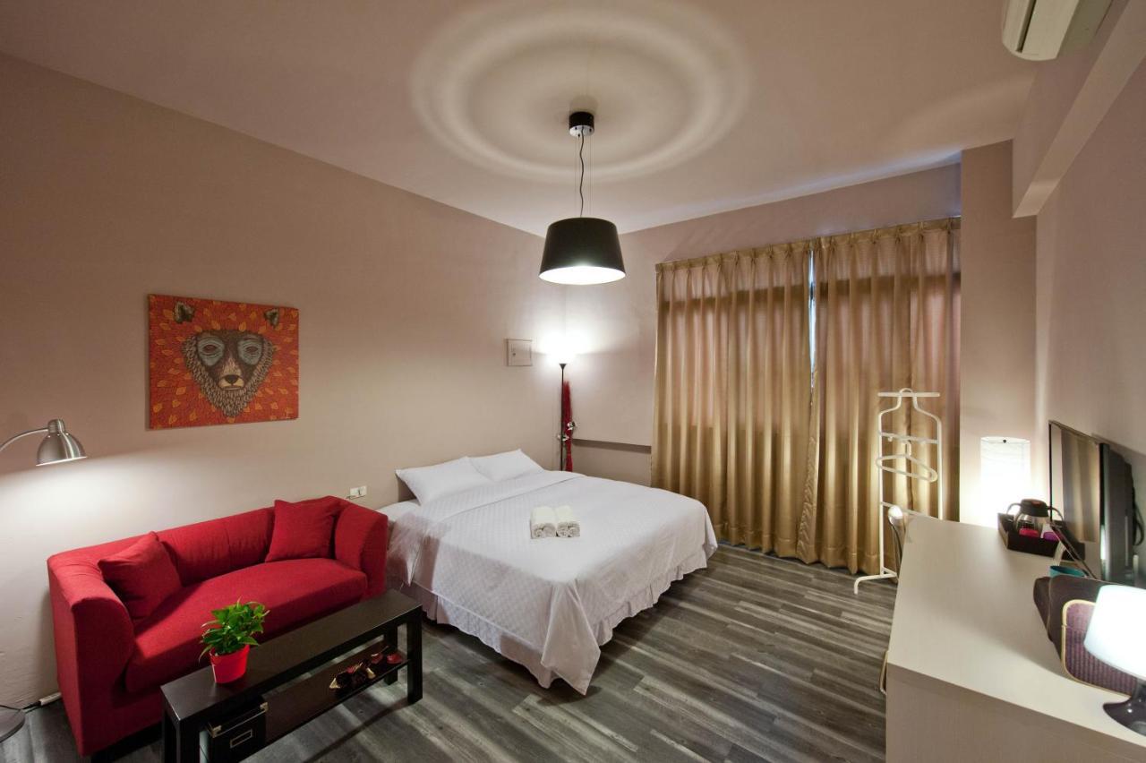 Leo 111/Arena Ruifeng Hotel Каосюн Екстериор снимка