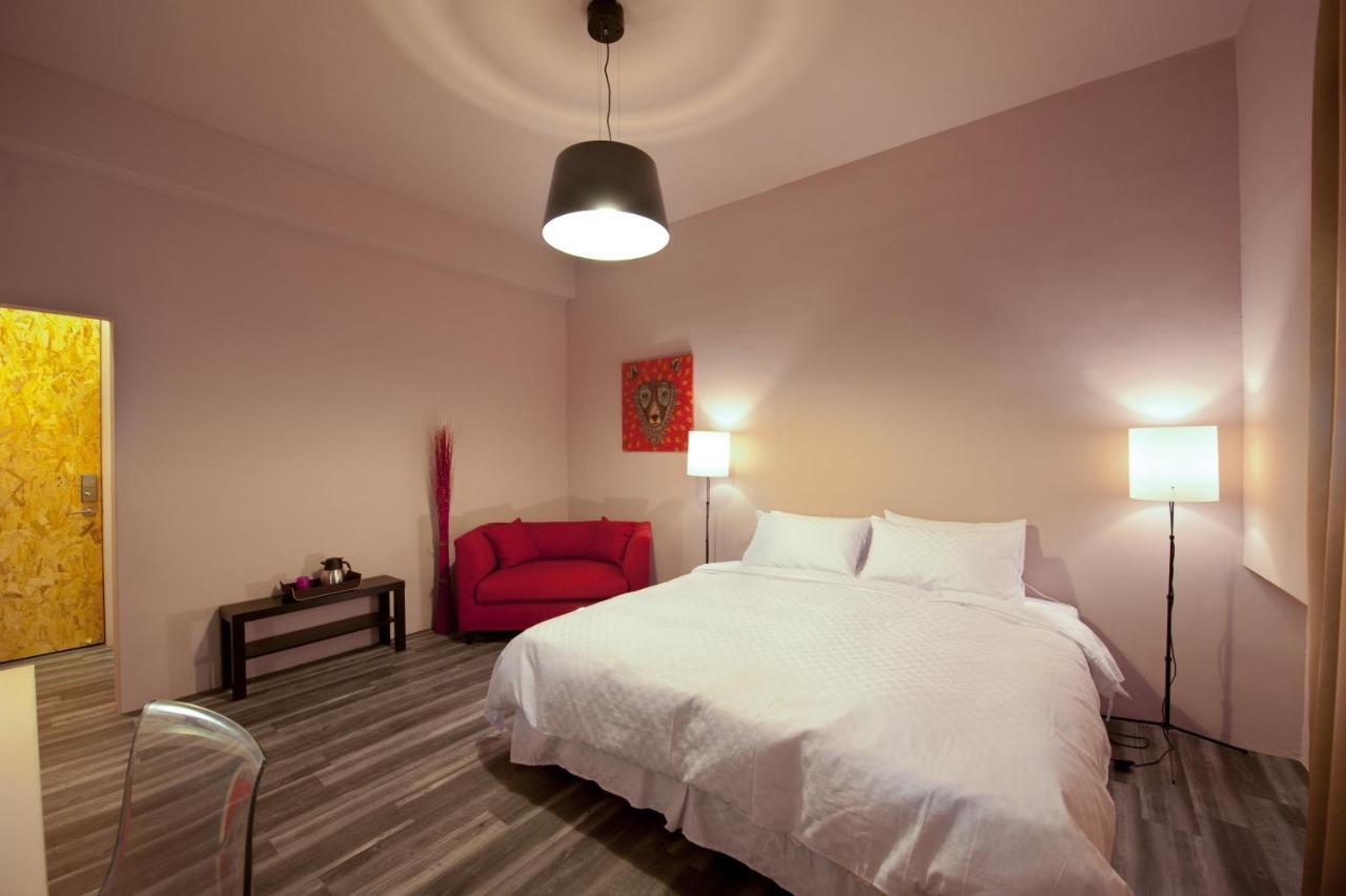 Leo 111/Arena Ruifeng Hotel Каосюн Екстериор снимка