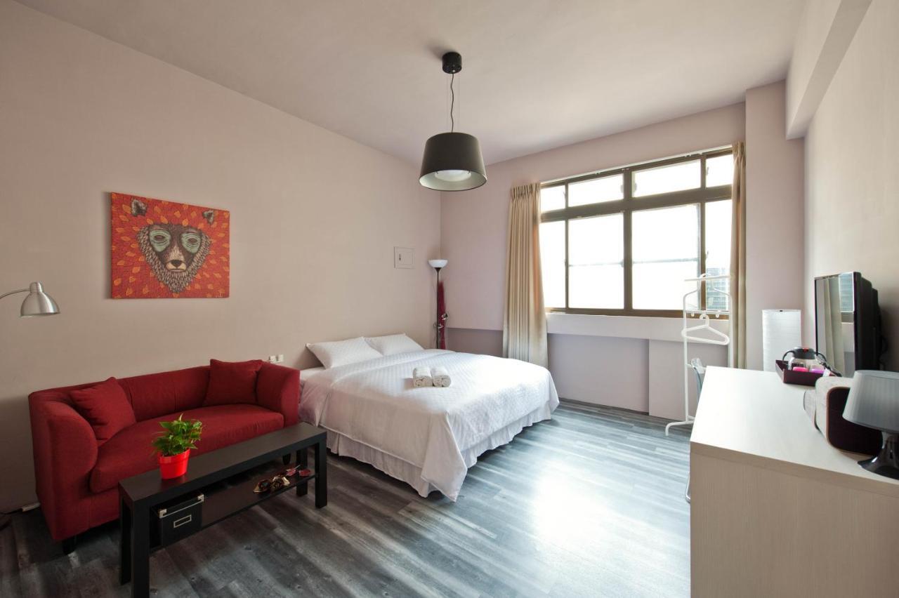 Leo 111/Arena Ruifeng Hotel Каосюн Екстериор снимка