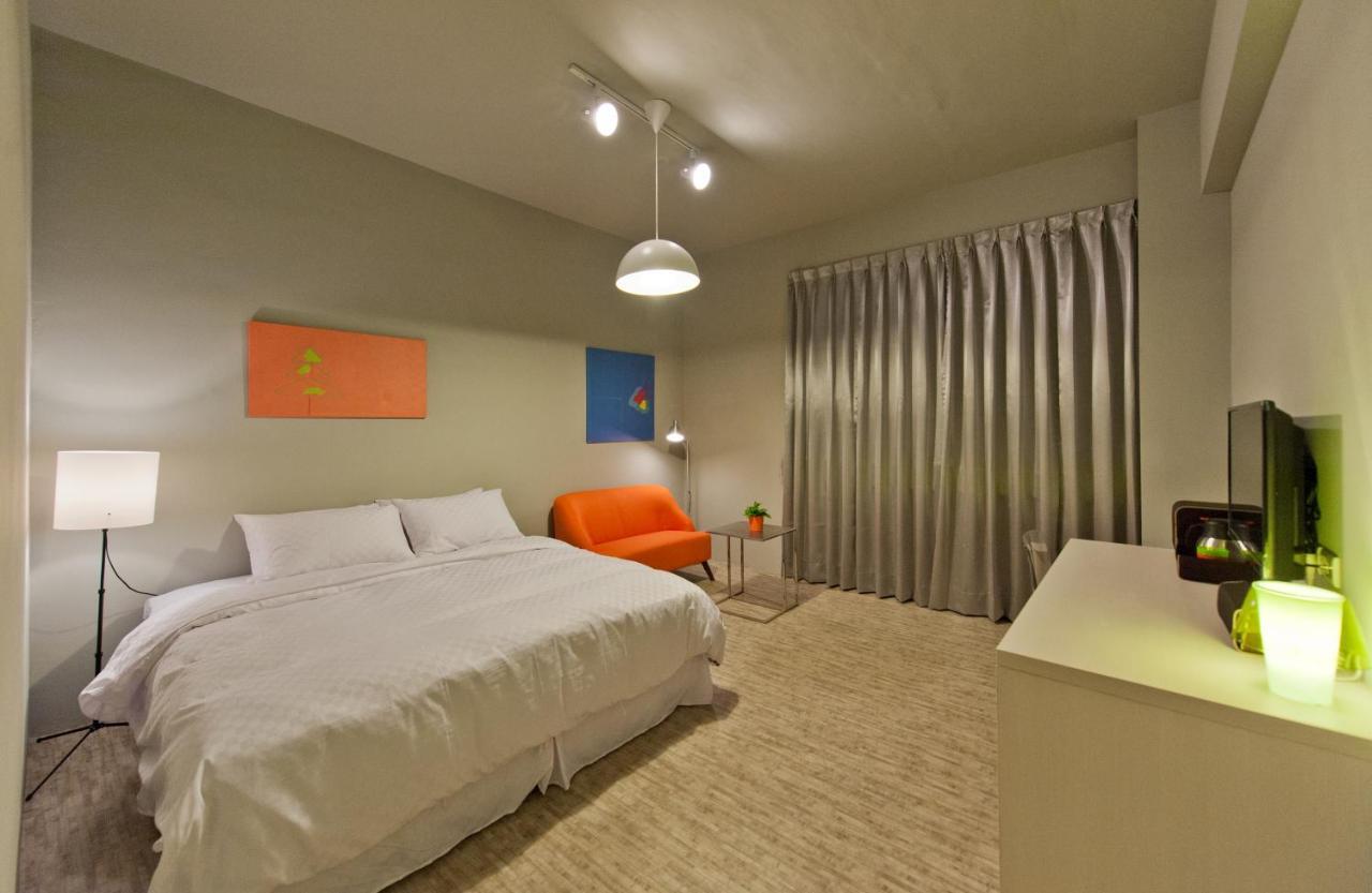 Leo 111/Arena Ruifeng Hotel Каосюн Екстериор снимка