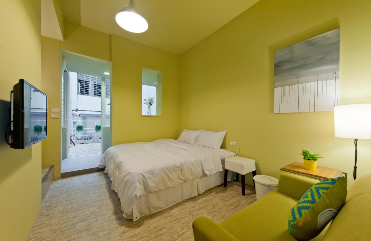 Leo 111/Arena Ruifeng Hotel Каосюн Екстериор снимка