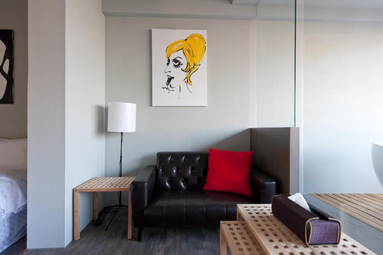 Leo 111/Arena Ruifeng Hotel Каосюн Екстериор снимка