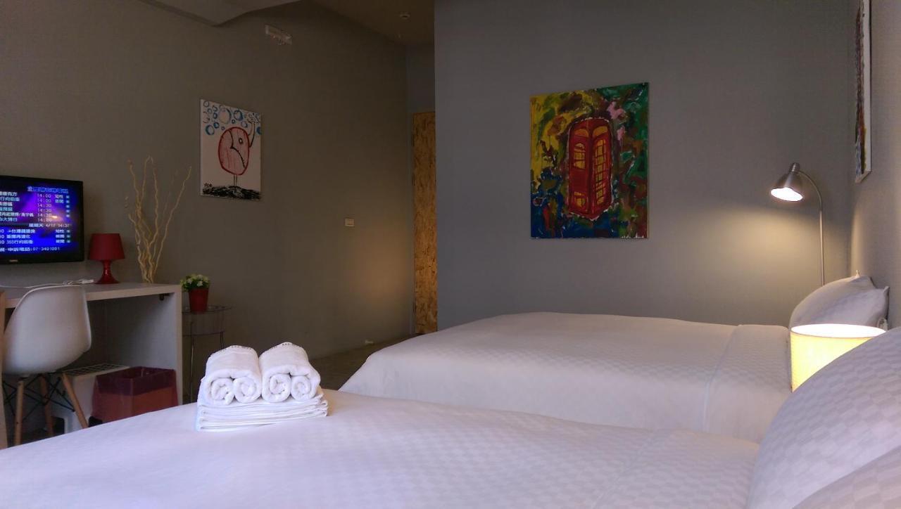 Leo 111/Arena Ruifeng Hotel Каосюн Екстериор снимка