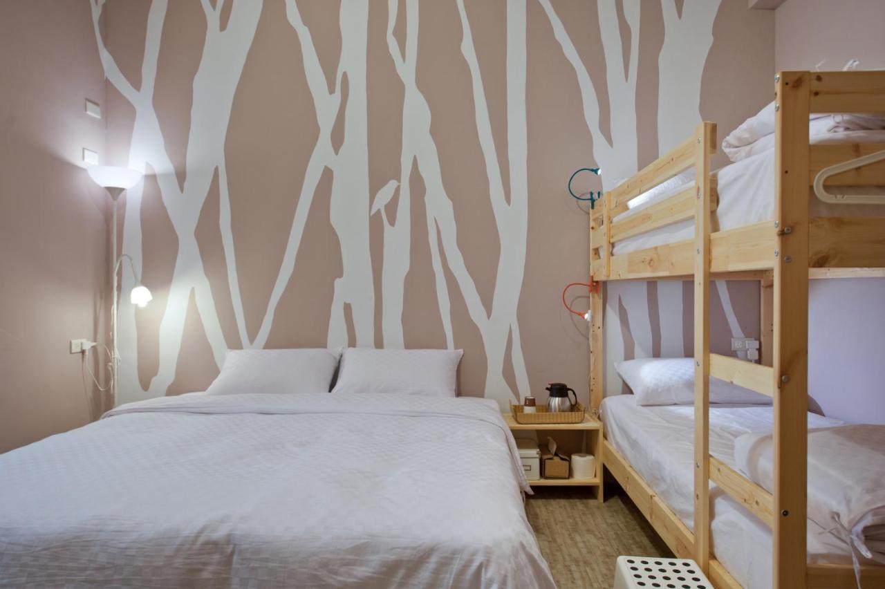 Leo 111/Arena Ruifeng Hotel Каосюн Екстериор снимка